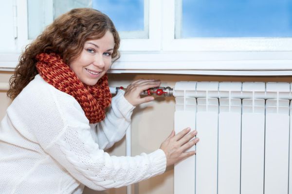 Szczelne okna i drzwi. Jak zachować ciepło w domu?